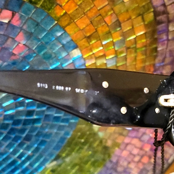 Vintage Chanel  Black Camilla Flower Sunglasses (preowned full set). - Picture 7 of 11